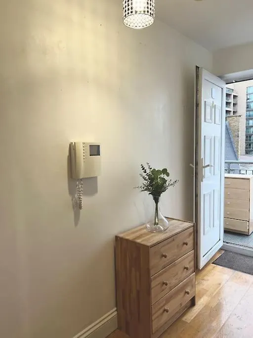 New Build 2 Bed Flat, London Apartment 0*,  United Kingdom